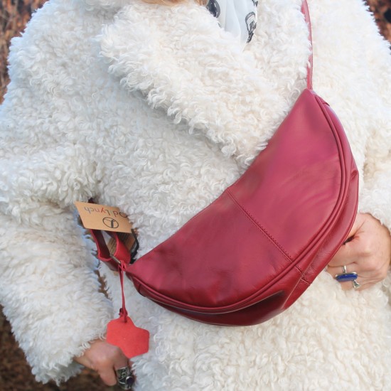 Bobby Medium Sling Crescent Zipped Red Front bag