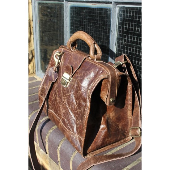Doctor Bag Medium Dark Brown Leather