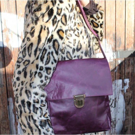 Envelope Messenger Medium Pushthrough Purple Leather Bag