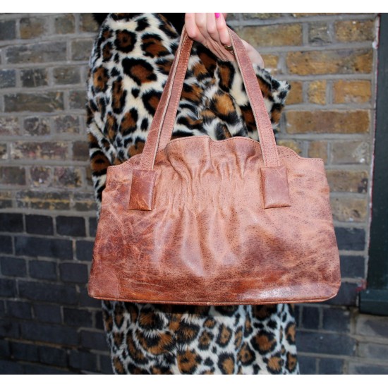 Victoria Medium Clipframe bag in Tan Scrunchy Leather Vintage