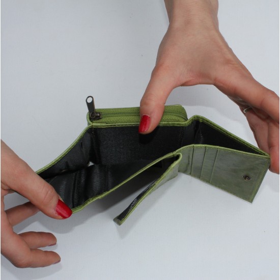 Trifold Medium Size Wallet Applegreen Leather