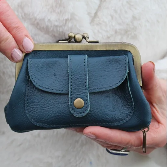 Coin Purse in blue leather with bottom zip