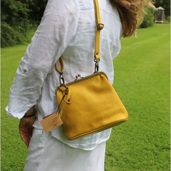 Boston Kiss Clip Purse Bag Yellow Leather