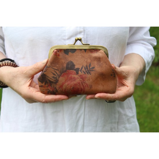 Miranda clip purse with card slots
