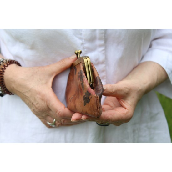 Miranda clip purse with card slots