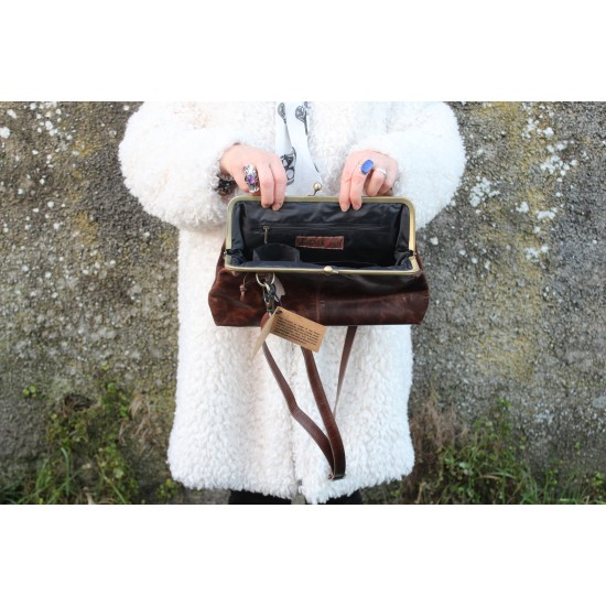 Doris Long Strap Top Clip Purse