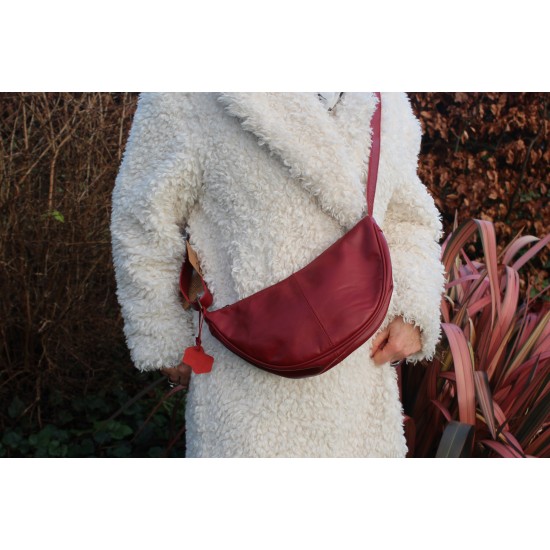 Bobby Medium Crescent Zipped Red Front bag