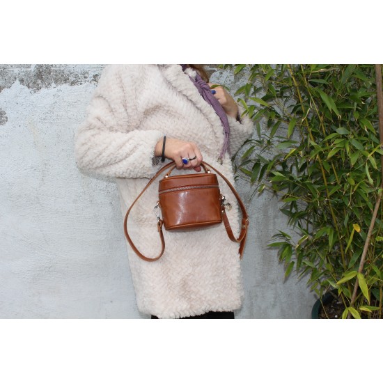 Canada bag zip surround 