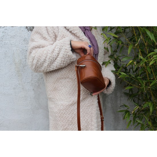 Canada bag zip surround 