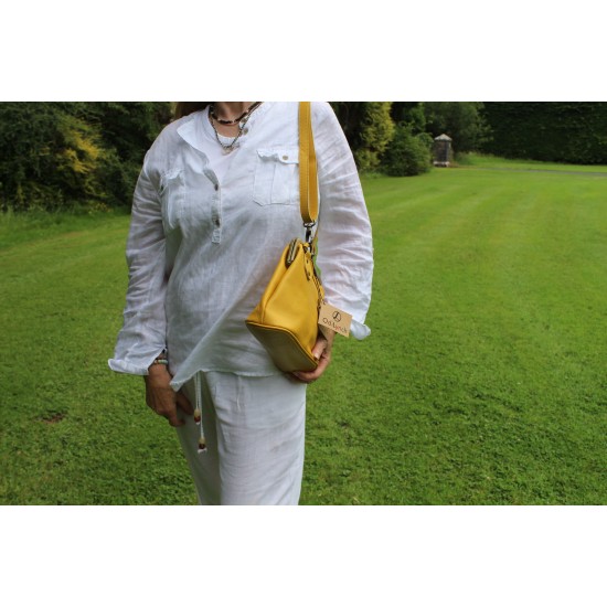 Boston Kiss Clip Purse Bag Yellow Leather