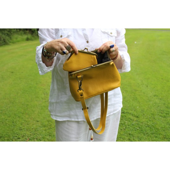 Boston Kiss Clip Purse Bag Yellow Leather