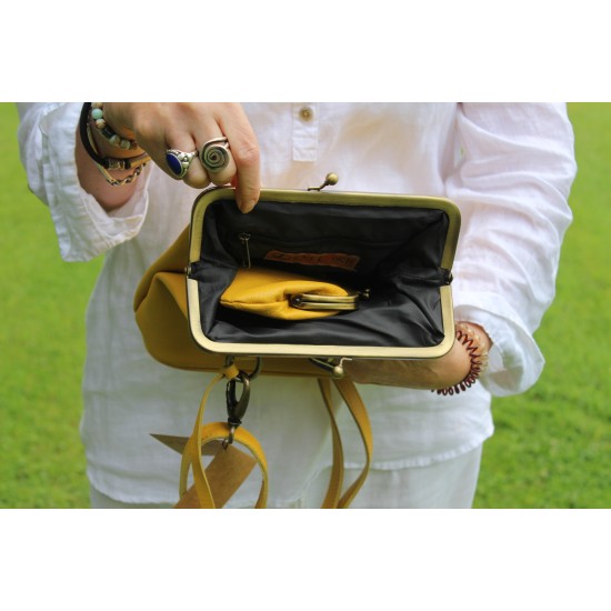 Boston Kiss Clip Purse Bag Yellow Leather